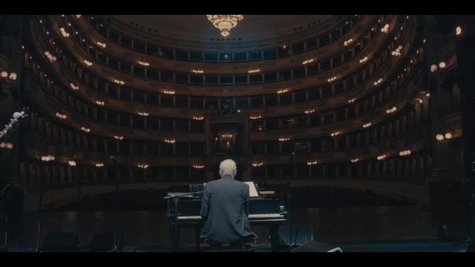 Paolo Conte alla Scala - Il Maestro è nell'anima